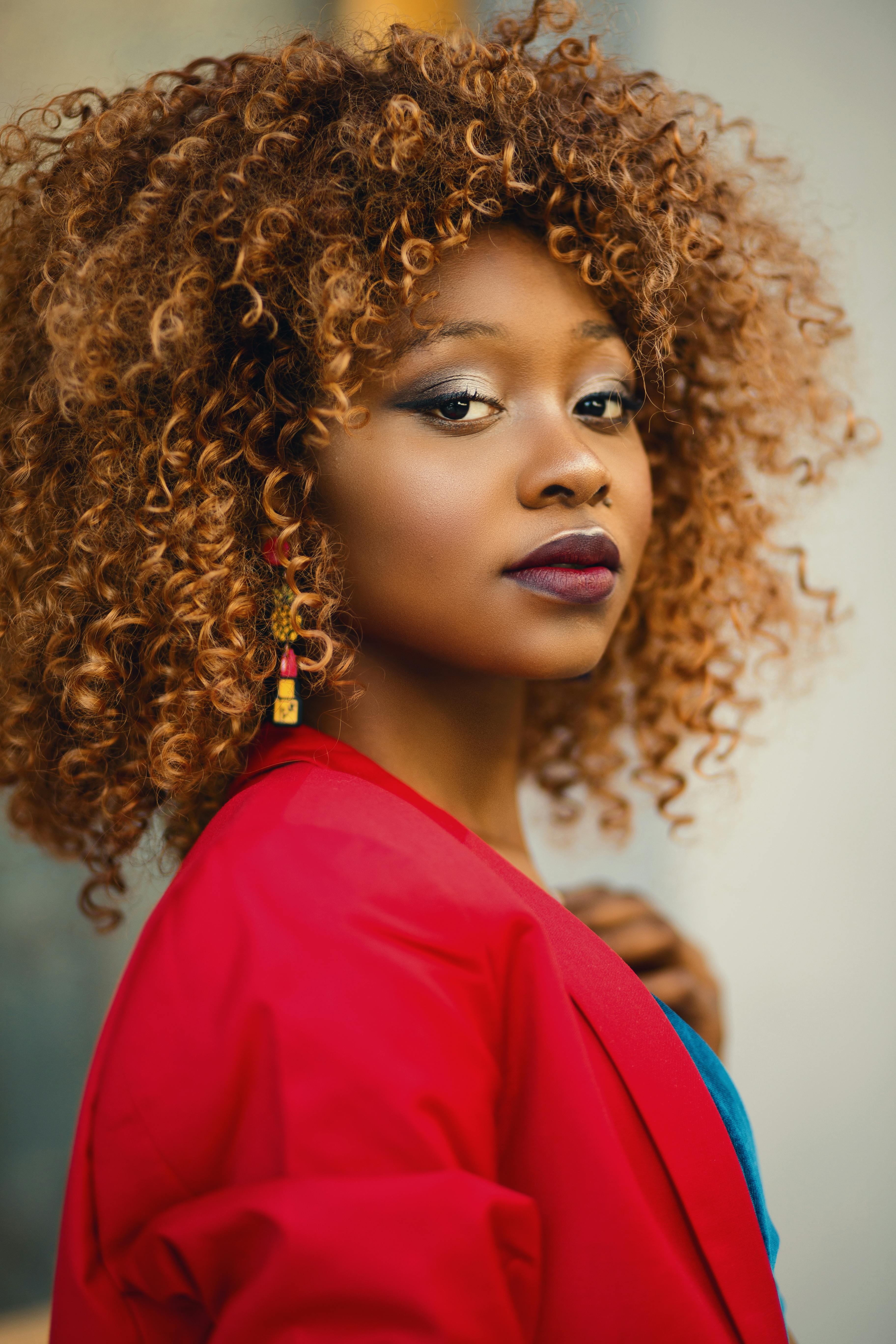 Ayanda S.